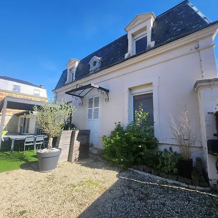 Town Center Keroussel House - 6 People - 2 Bedrooms - Swimming Pool Feriehus