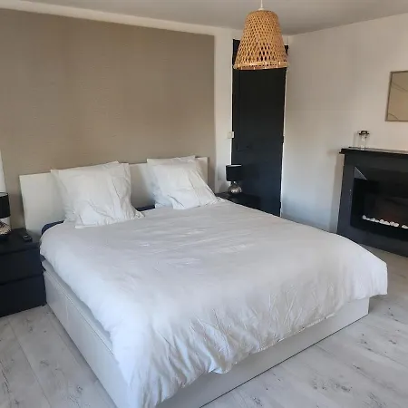 Town Center Keroussel House - 6 People - 2 Bedrooms - Swimming Pool